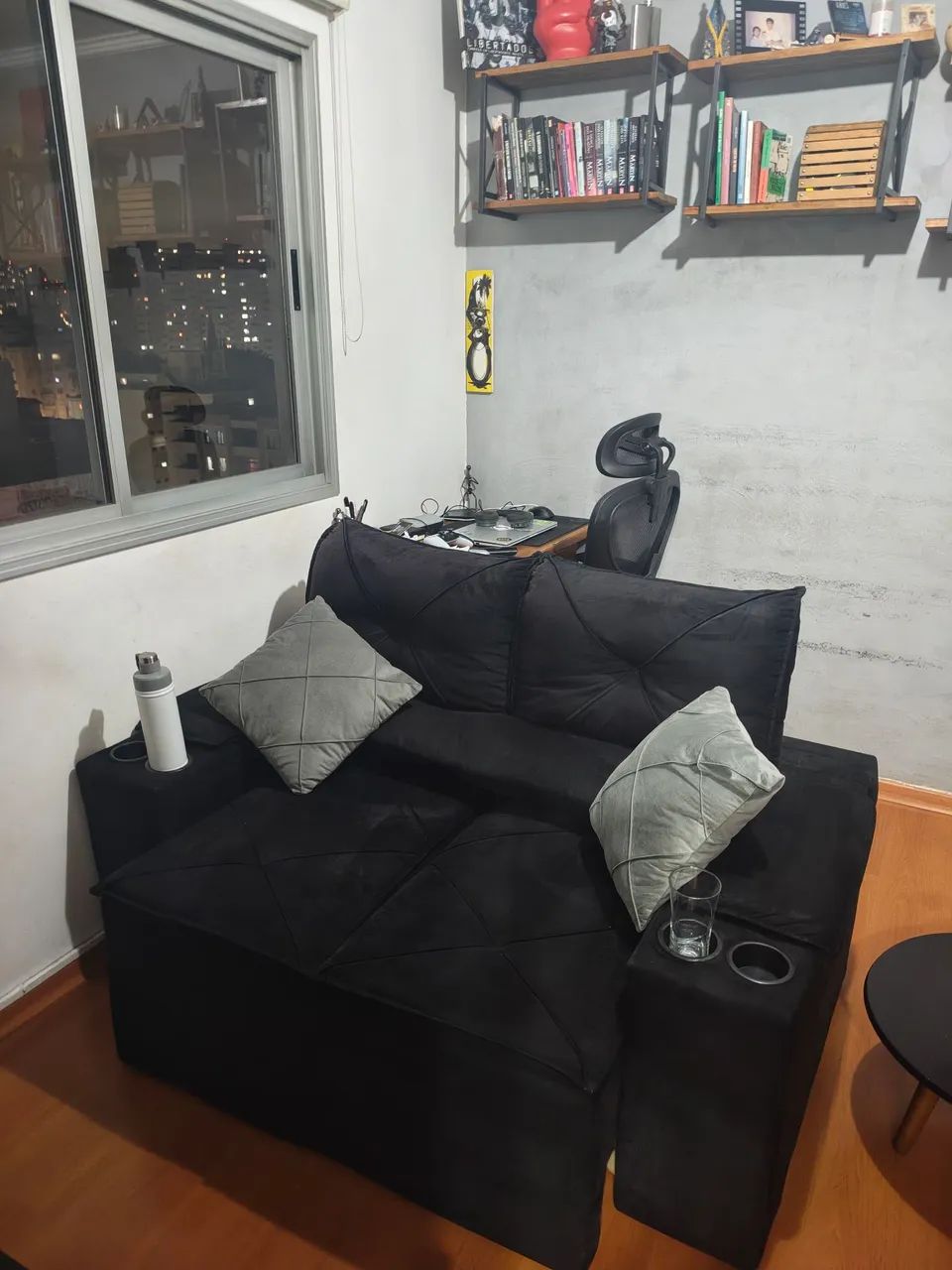 Sofá retrátil 2 lugares  (154 cm) - Excelente estado - Foto 5