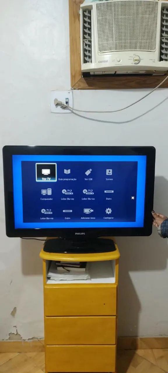 Vendo tv nova,não é smart