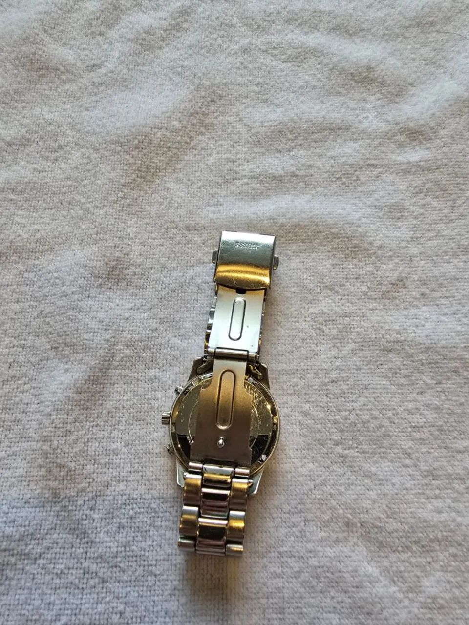 relógio de pulso feminino guess prateado analógico - Foto 3