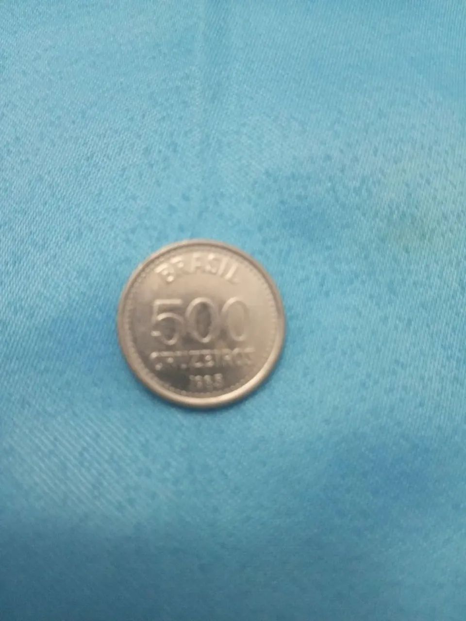 Moeda antiga de 500 cruzeiros de 1985.