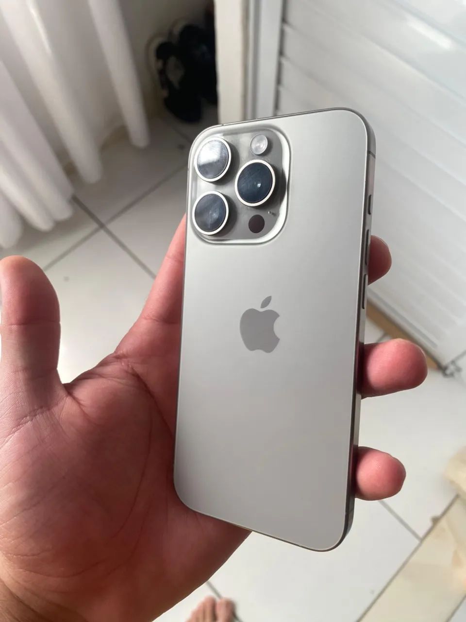 iPhone 15 pro Titanium natural - Foto 2