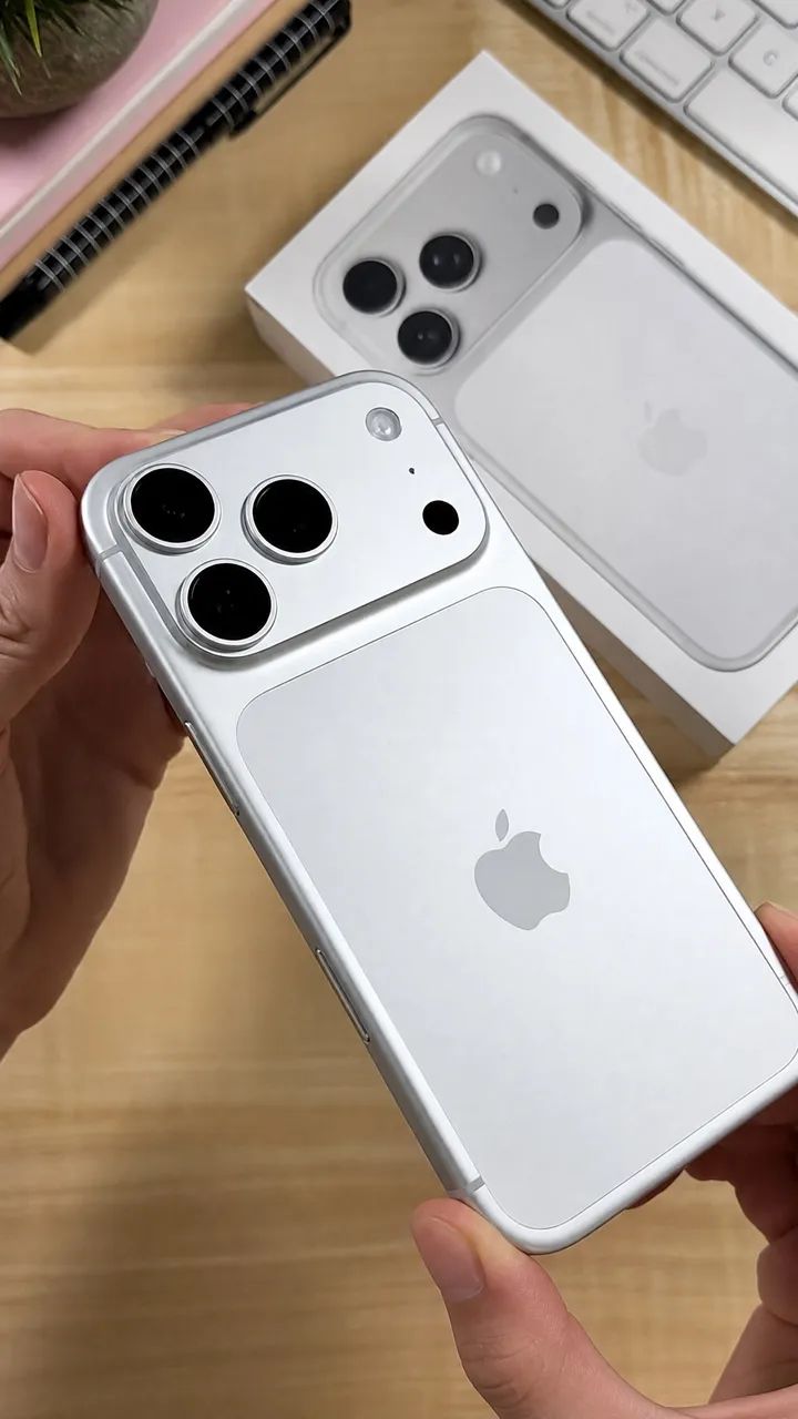 iPhone 17 Pro Max 256GB Silver Lacrado - Celulares e Smartphones