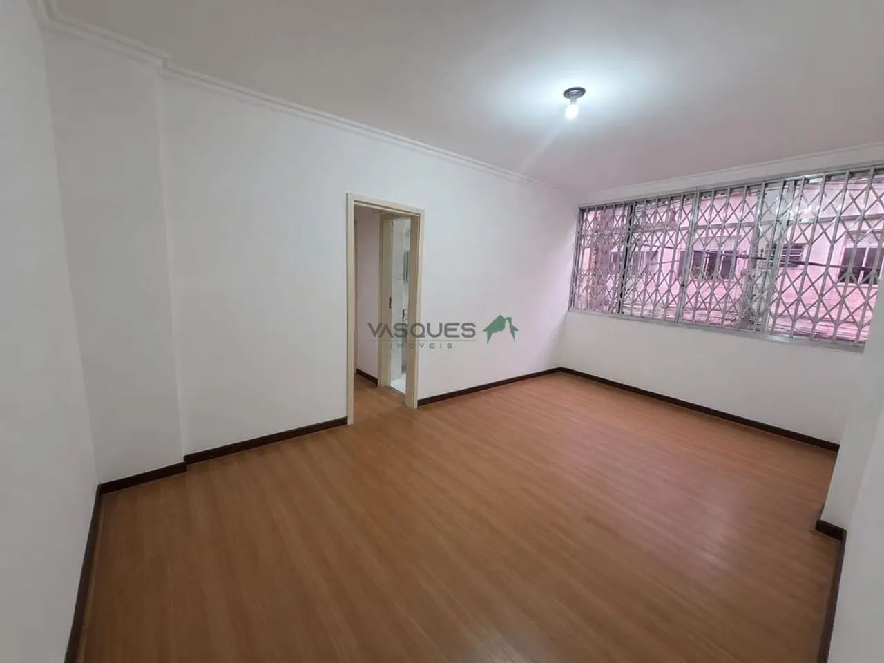 Apartamento no centro da cidade com 2 quartos para locação - Foto 2