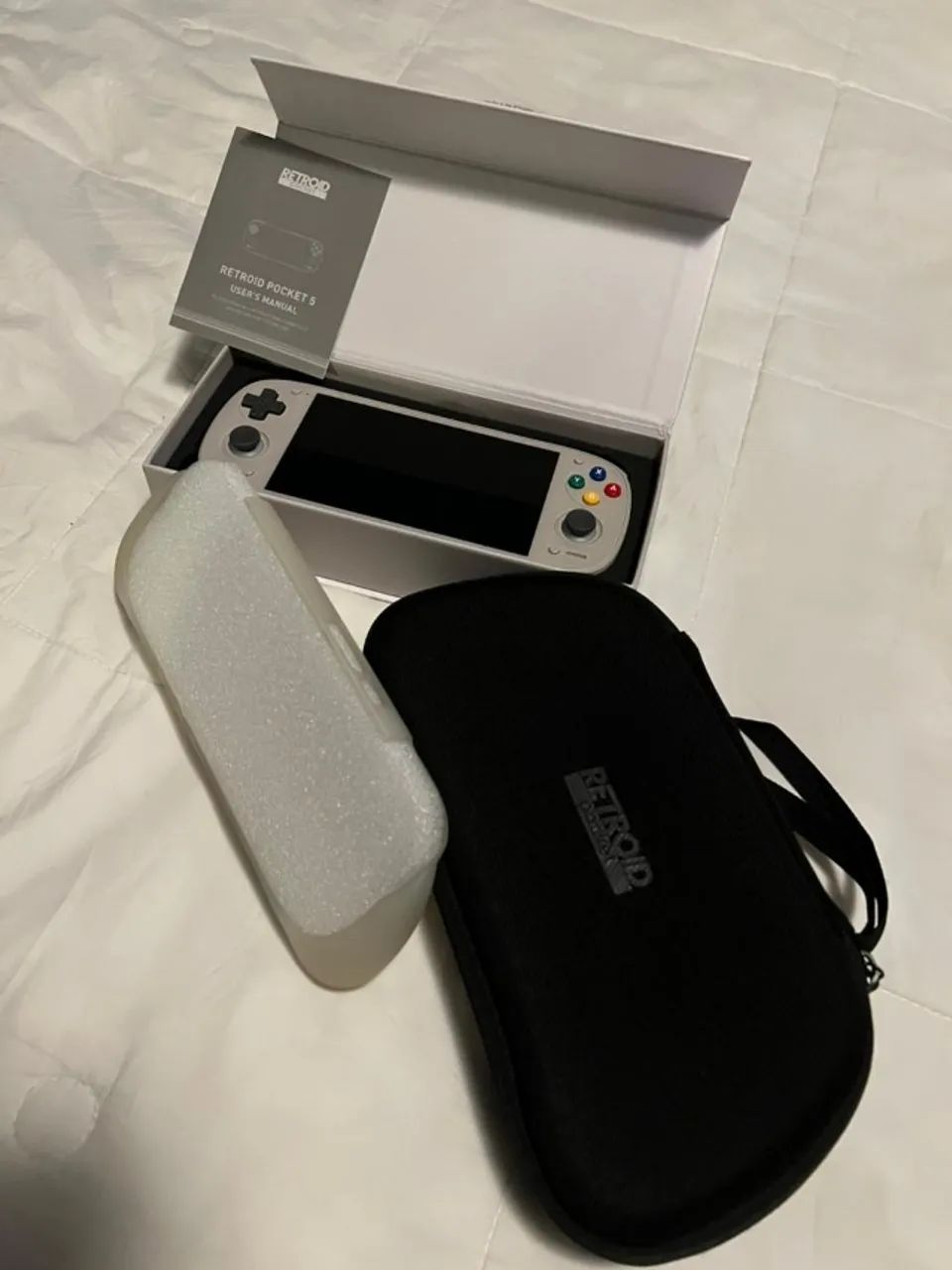 Retroid Pocket 5 16Bit + Case Original + Grip Transparente