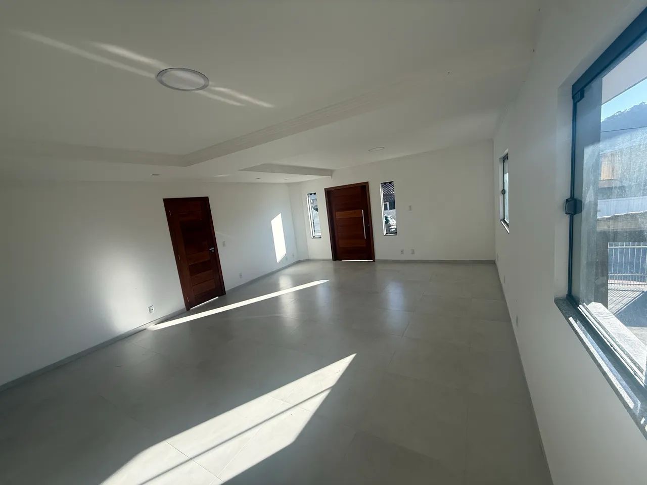 Vende casa de auto padrão por preço a baixo de mercado 