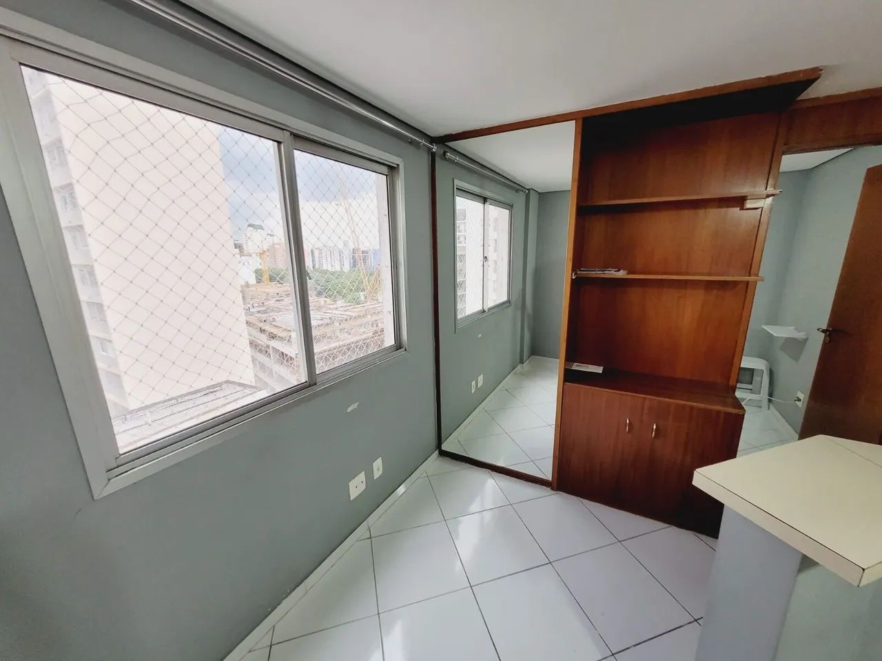 Apartamento Studio SEMI MOBILIADO 1 DORM 1 VAGA - Foto 3
