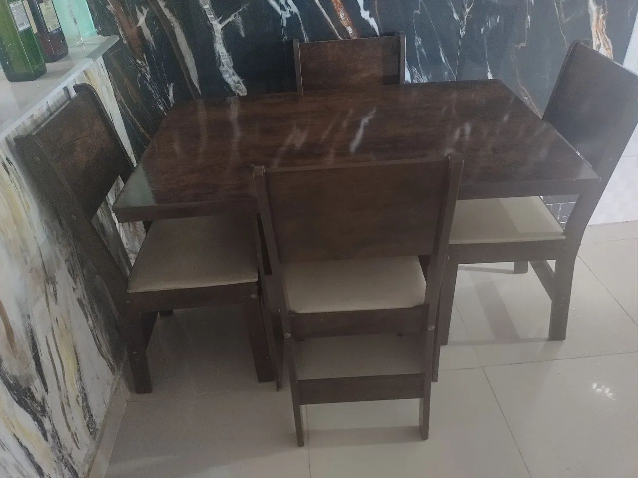 Mesa de 4 cadeiras 