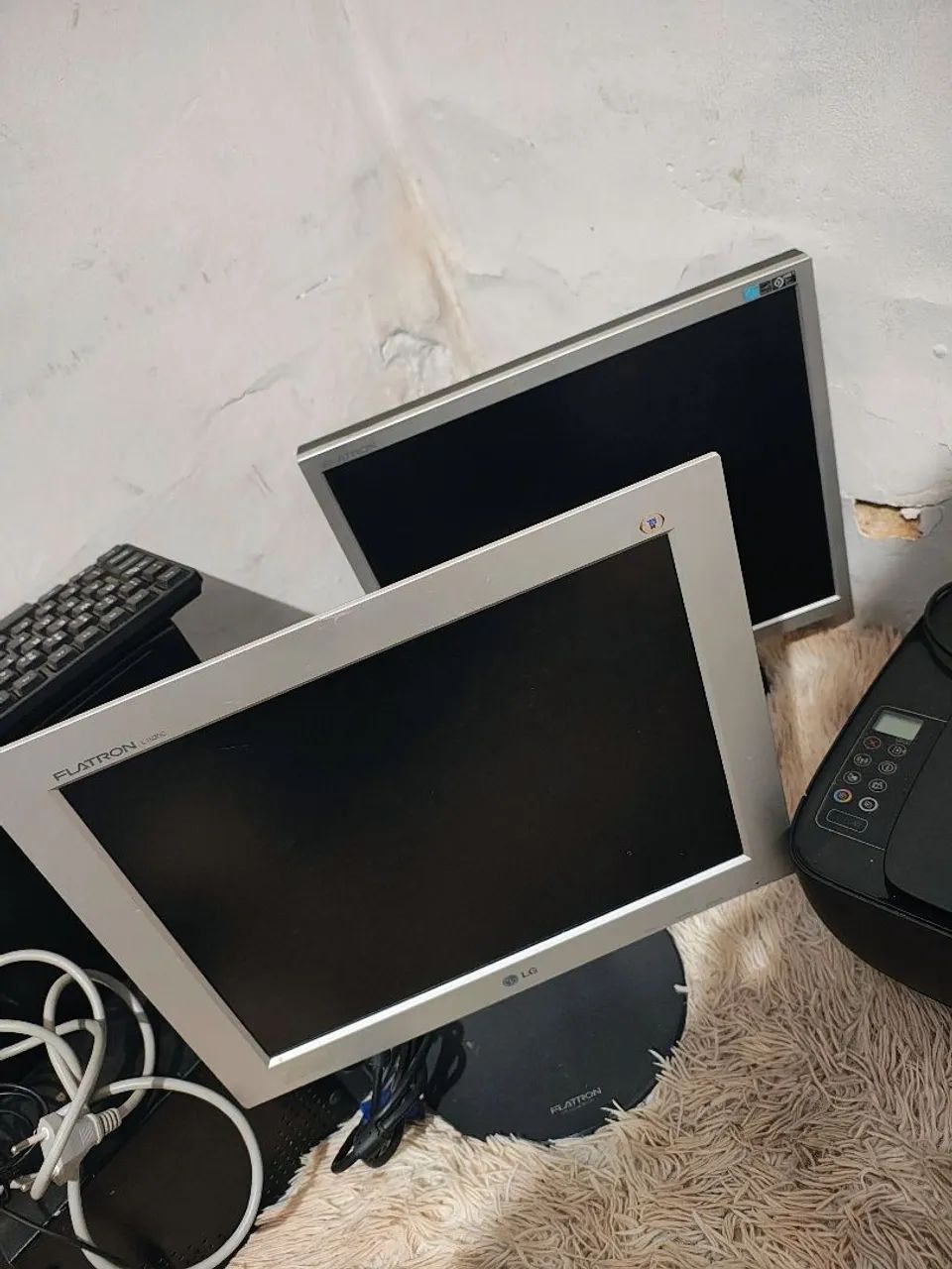 Tela de computar , CPU e impressora  - Foto 5