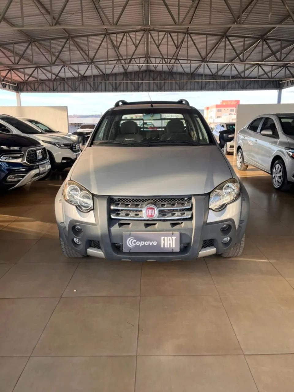 Fiat Strada Adventure1.8/ 1.8 Locker Flex CD 2011 - Foto 3