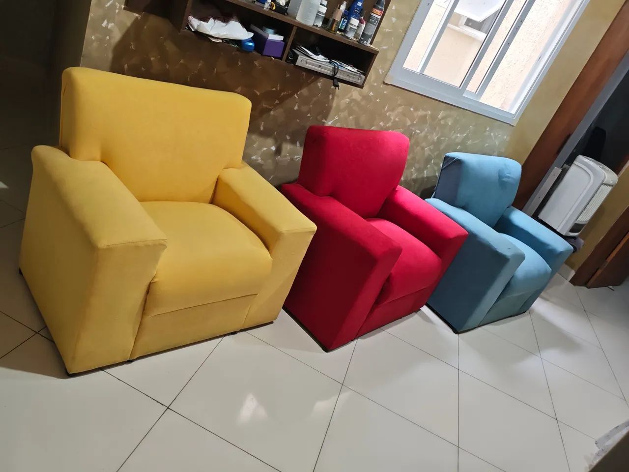 Vende-se três sofá de um lugar 