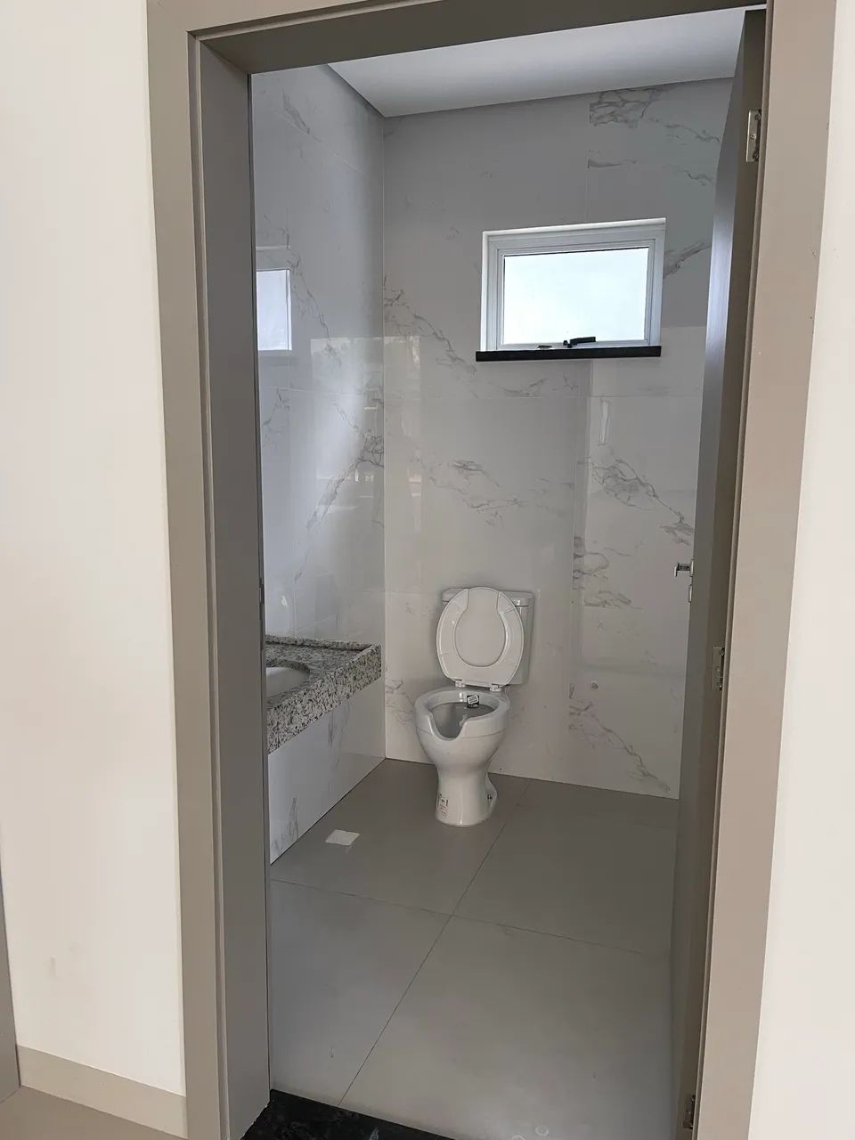 Sala comercial em fino acabamento 