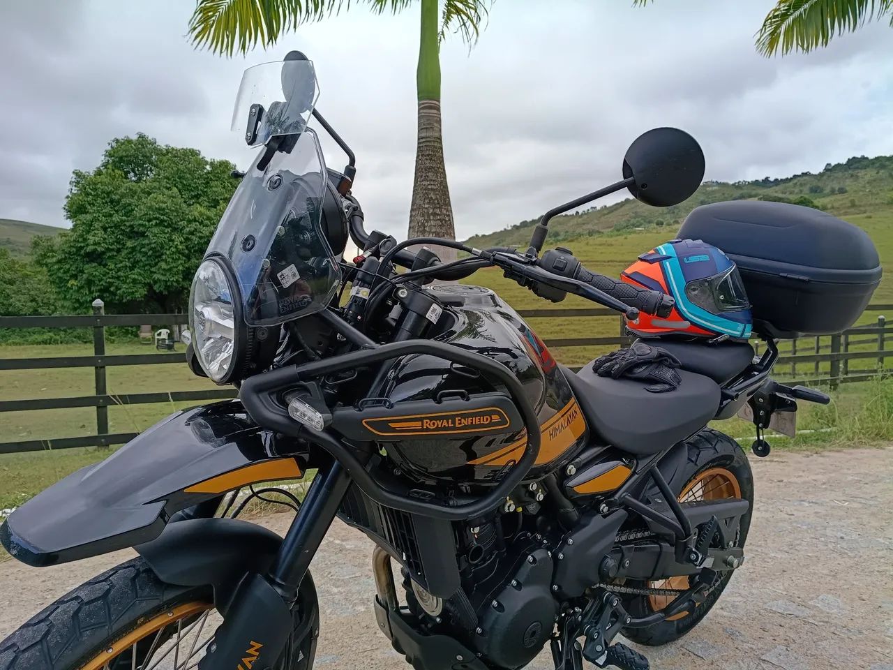 Himalayan 450 2026 TOP com acessórios 