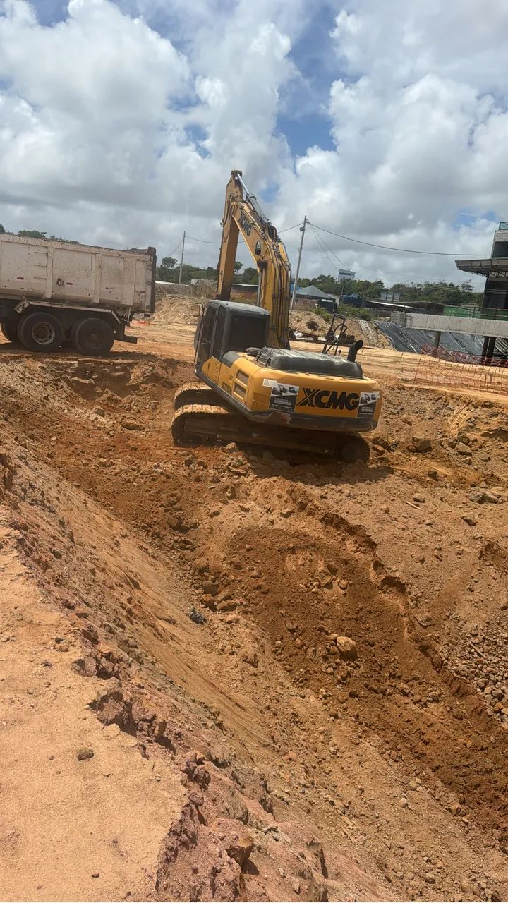 Locação de Escavadeira hidráulica  - Foto 2