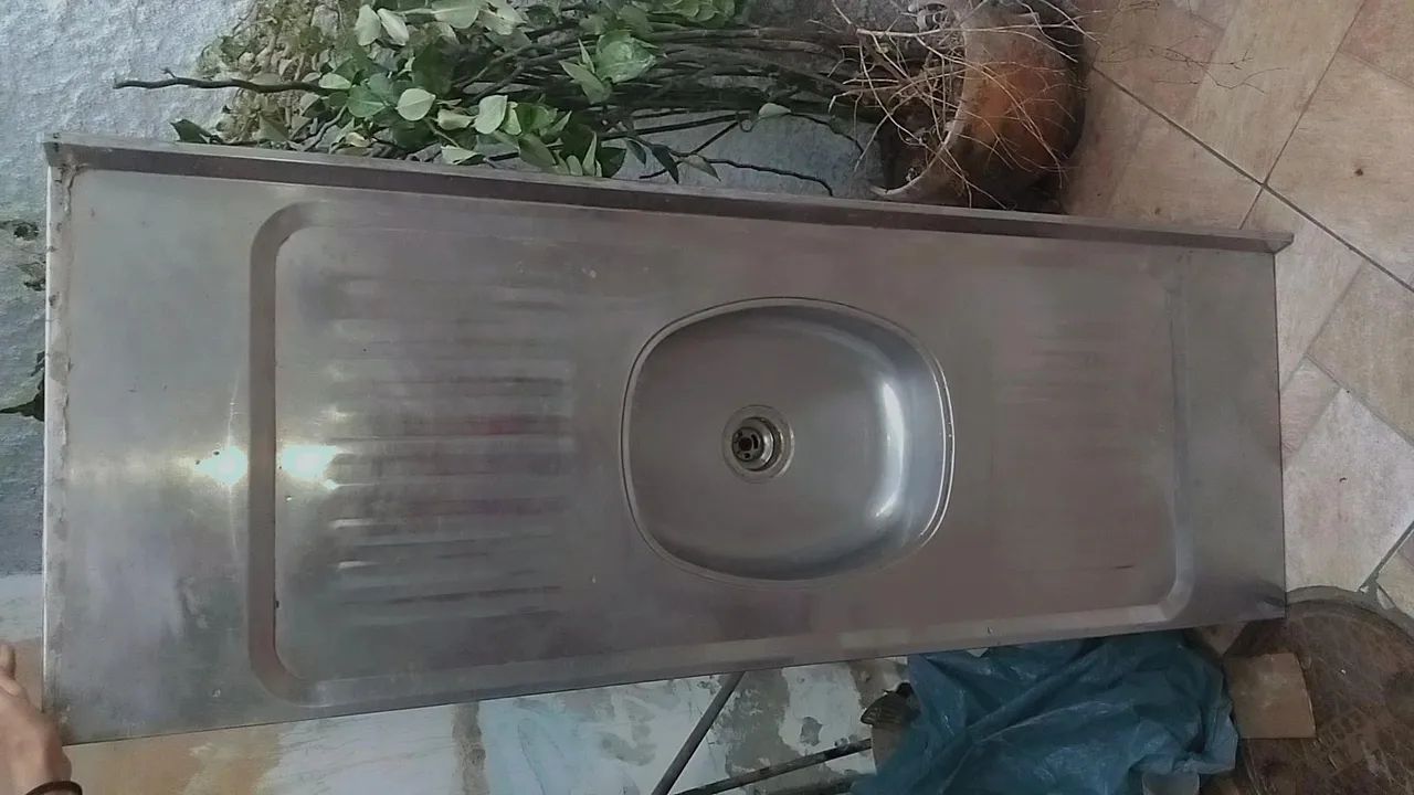 Stainless steel sink