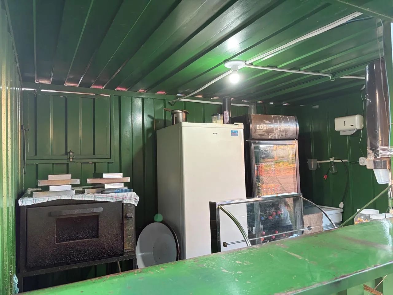 Trailer Comercial Verde 2x3 m - Estrutura Reforçada e Pronto para Uso - Foto 3
