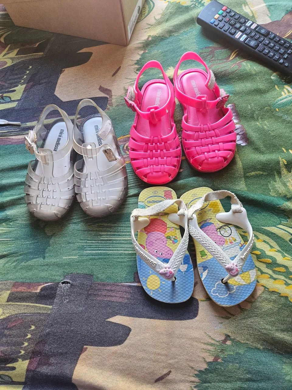 Vendo sandálias infantil 