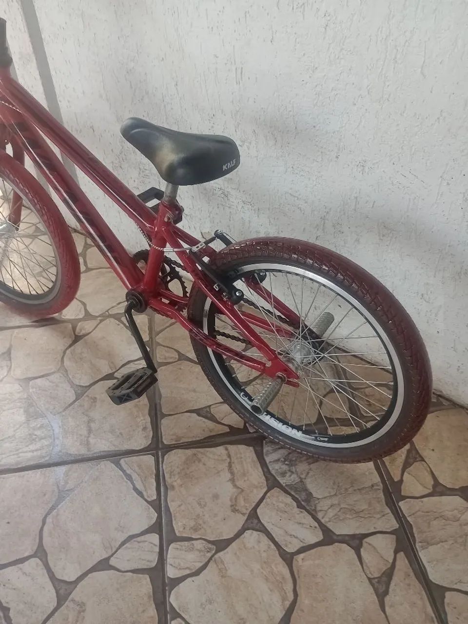 Bicicleta aro 20 em ótimas condições de  - Foto 5