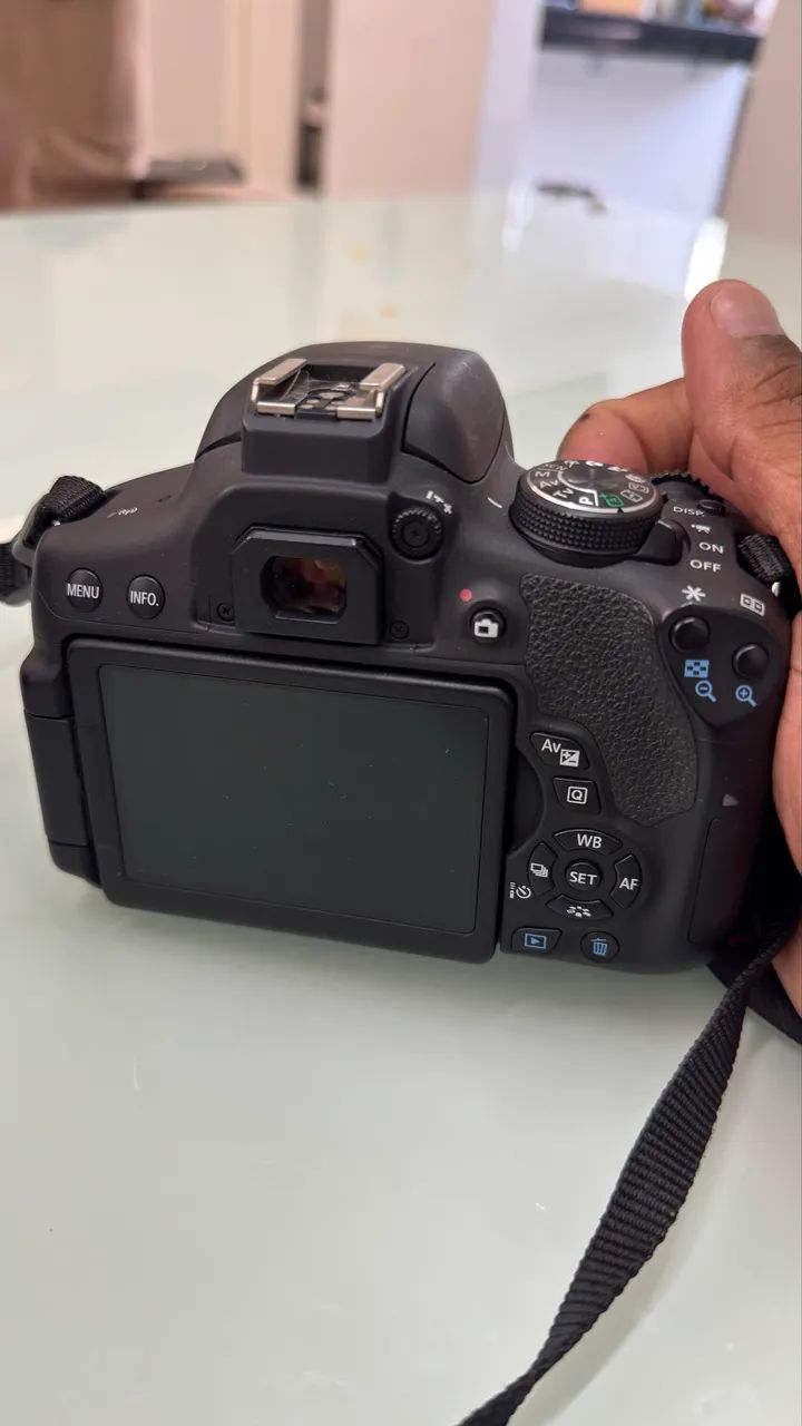 Venda de uma Câmera Canon T6i - Foto 2
