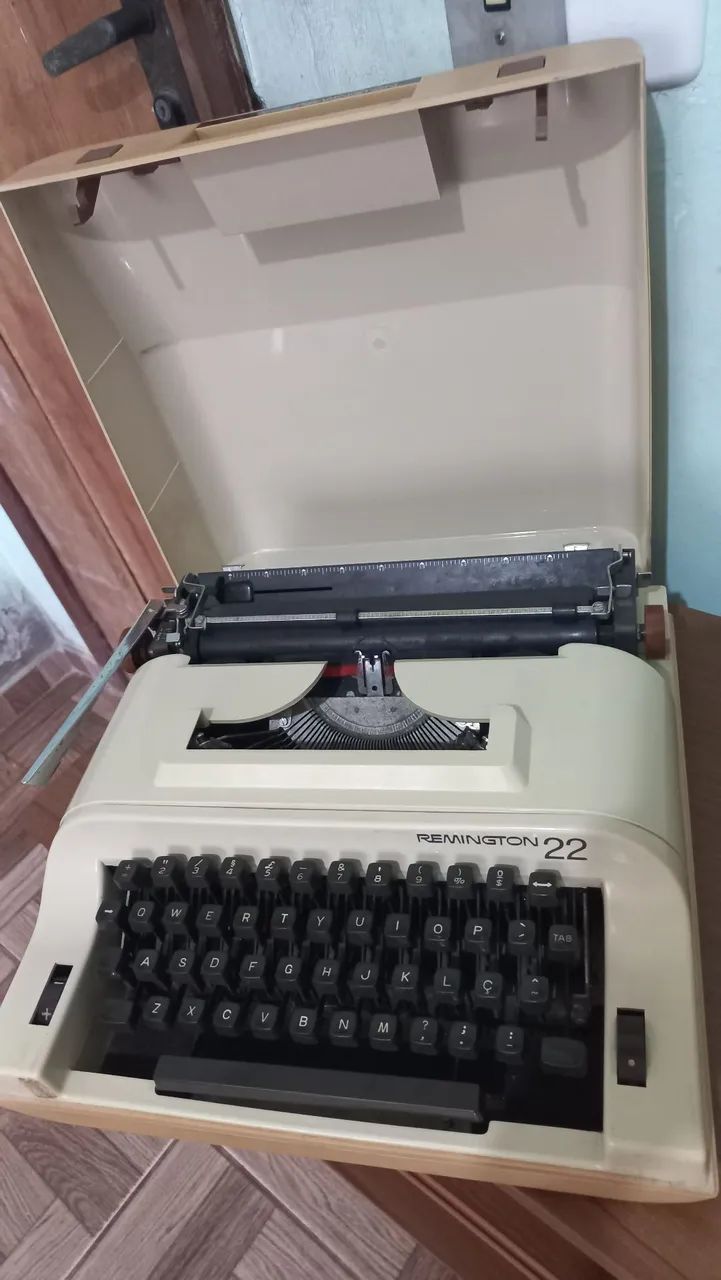 Maquina de escrever  - Foto 4