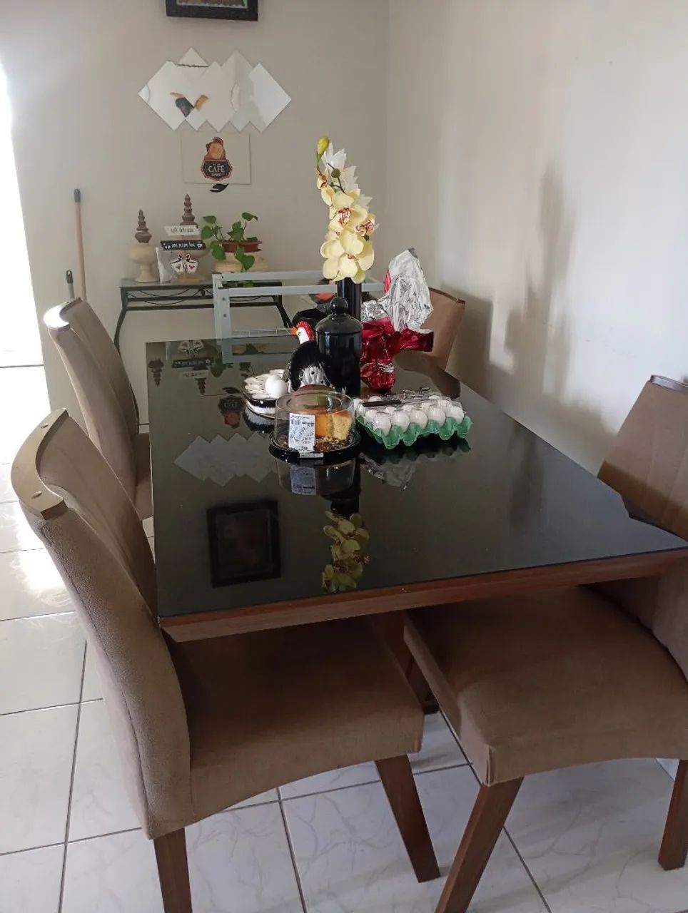 Mesa grande muito conservada 