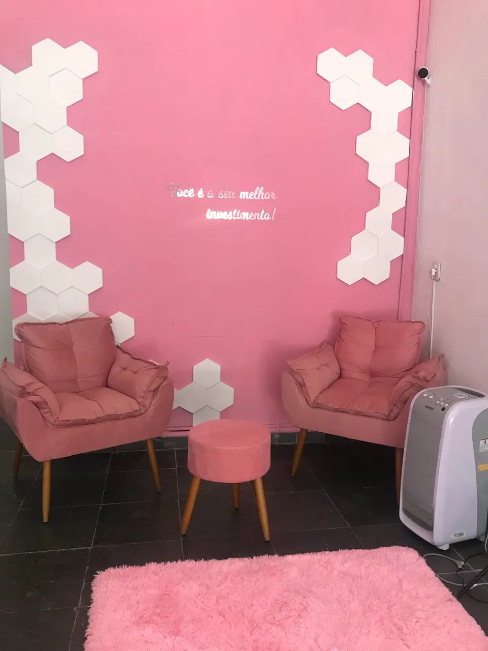 Vaga para manicure com experiência 