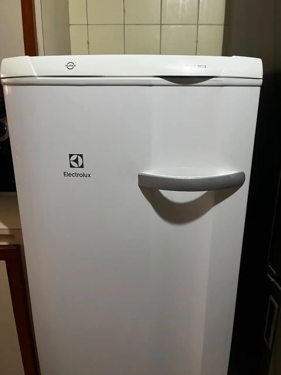 Freezer Vertical Electrolux FE18 - Excelente Estado - Foto 5