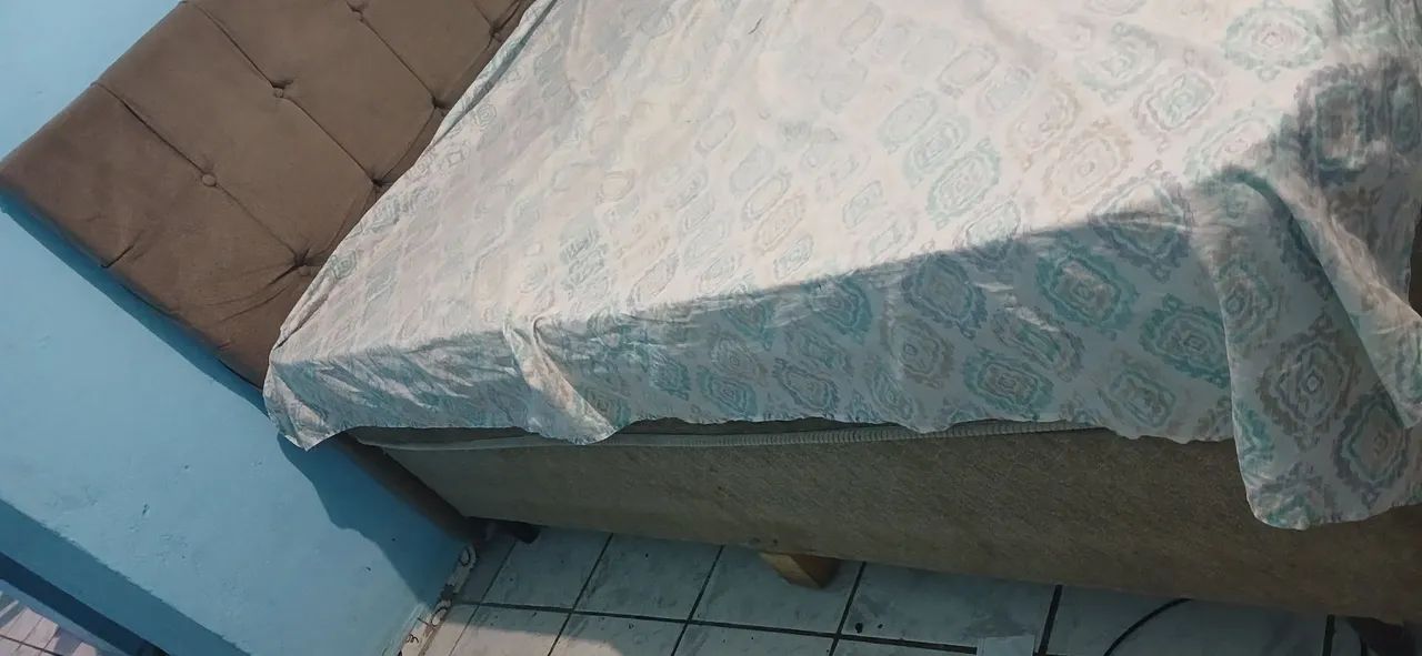 Vendo cama box e colchão de casal