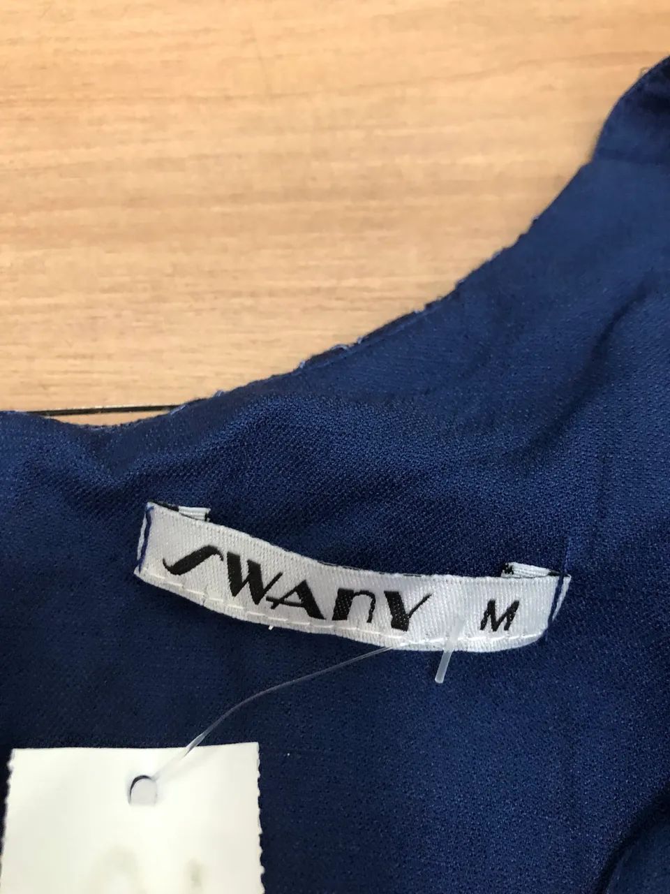 Vestido azul com detalhe de renda (M) - Foto 4