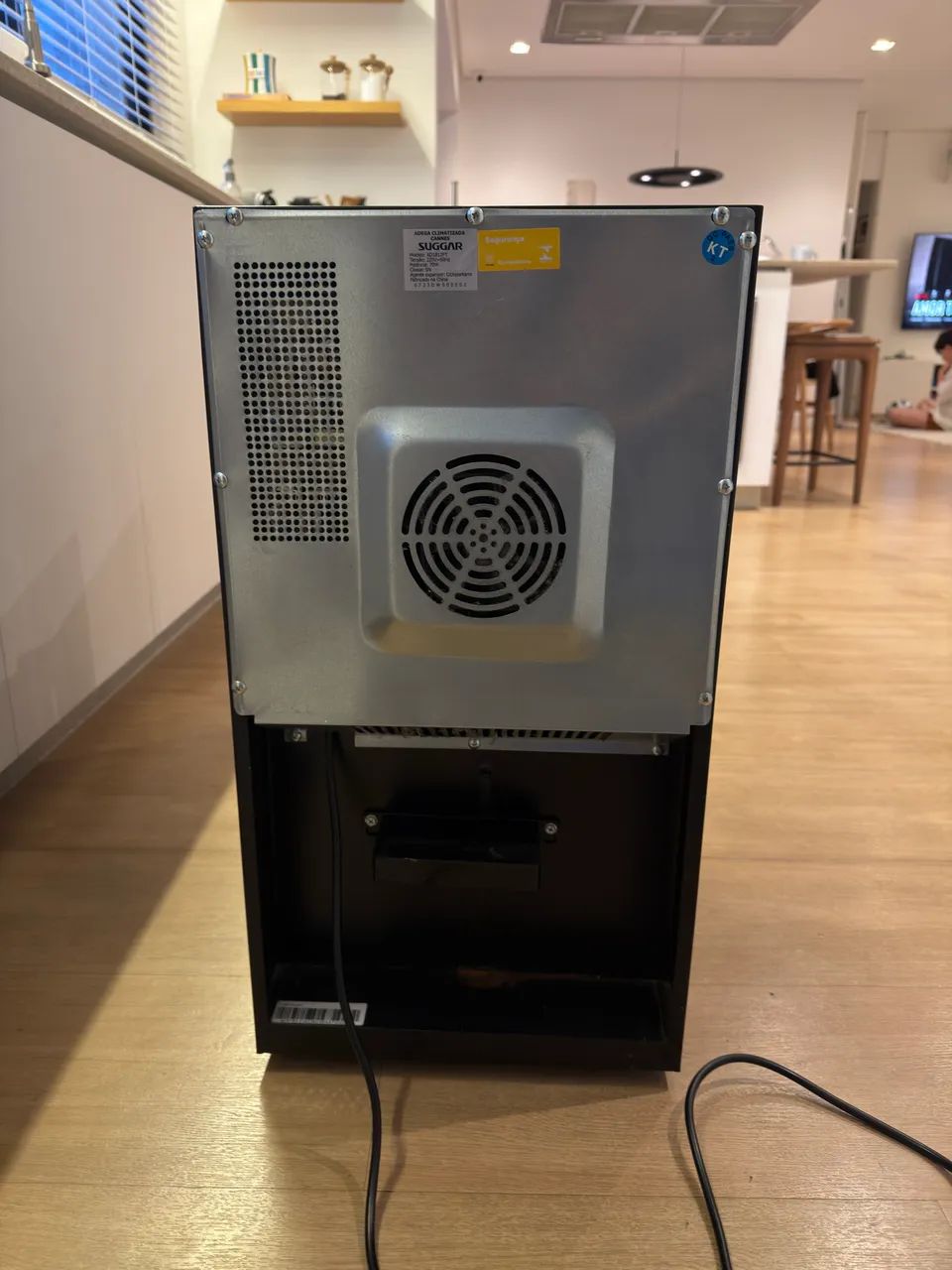 Adega Climatizada Suggar Cannes 18 Garrafas - Digital - 220V - Foto 2