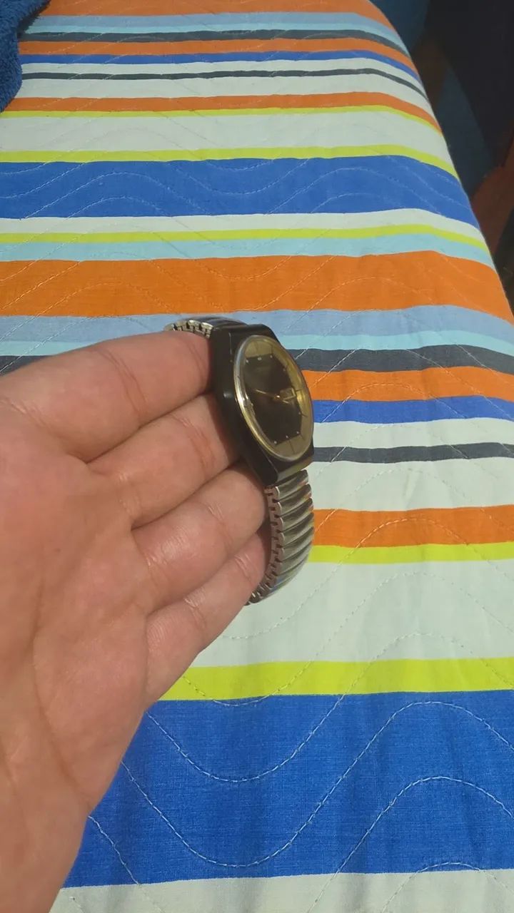 Relogio citzen calendário inglês e árabe  - Foto 3