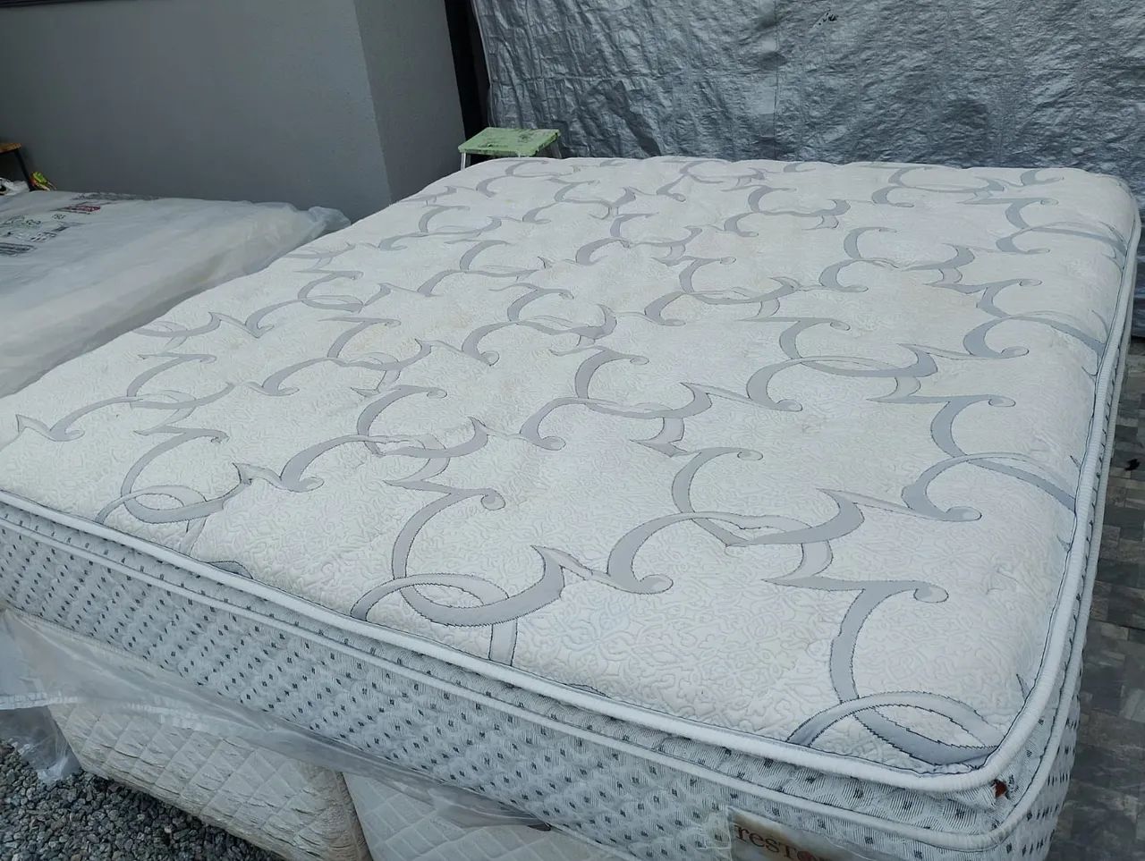 Cama Box king Size completa 193x203base de Suede  - Foto 2