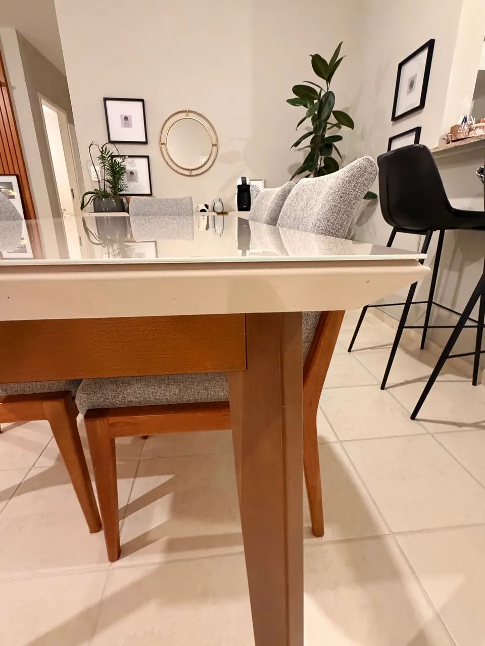 Mesa de jantar com 6 cadeiras - Foto 2