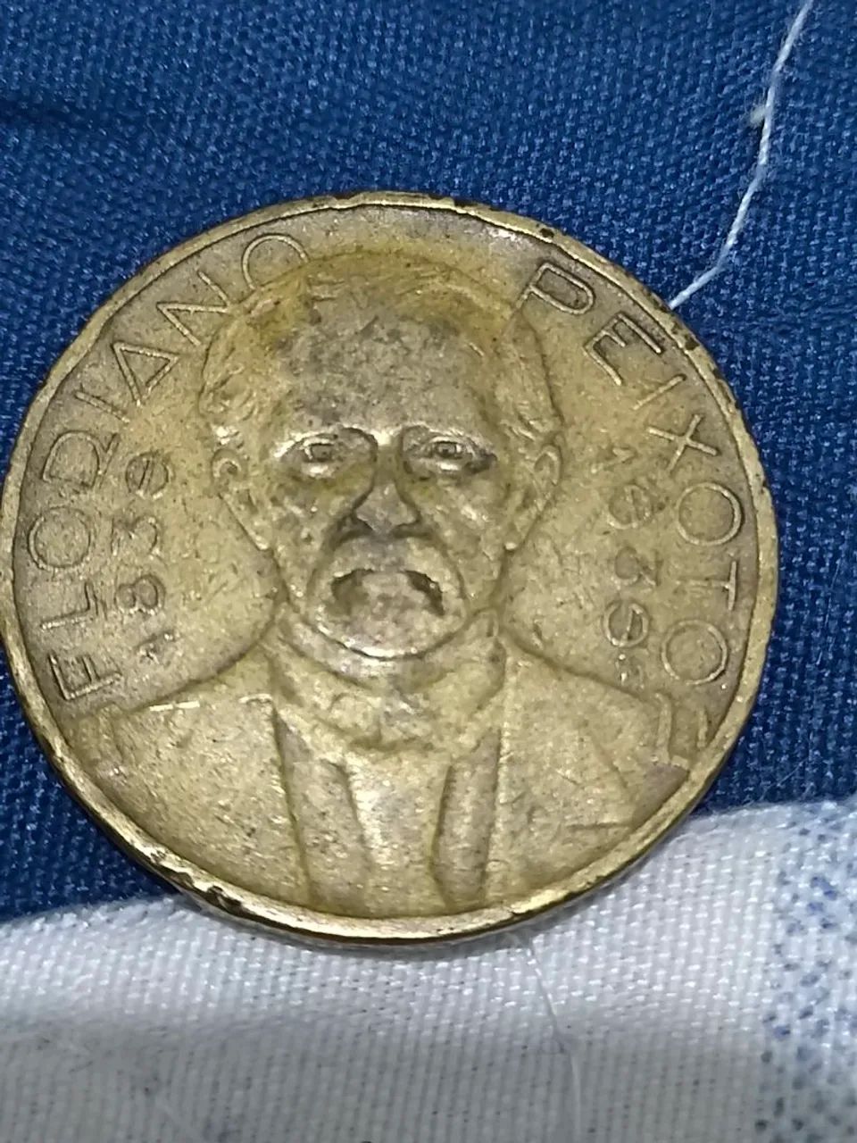 Moeda antiga de reis. - Foto 2