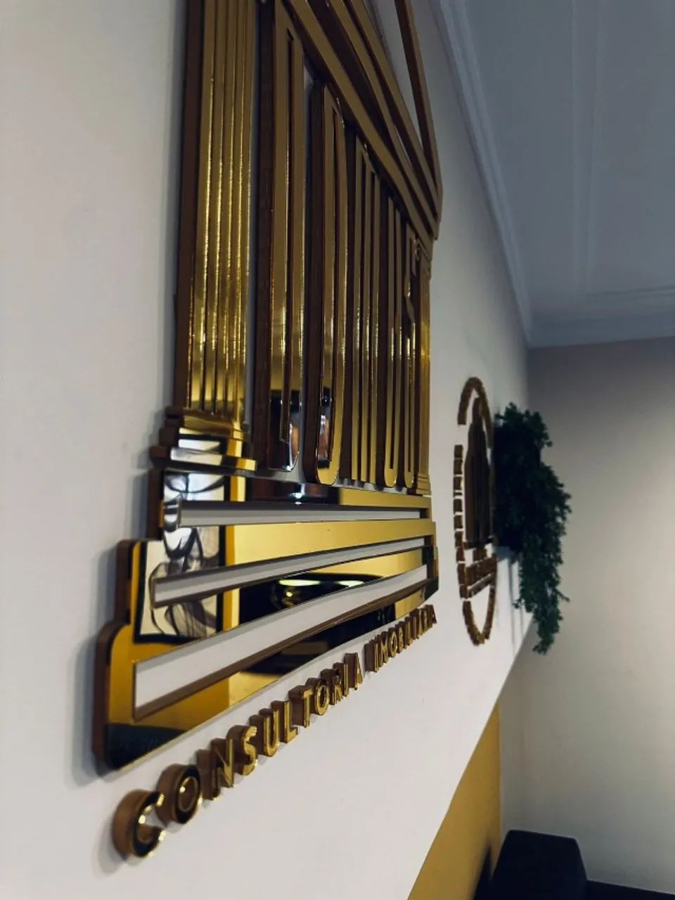 CONTRATA-SE VENDEDOR (CURITIBA/PR - CENTRO)