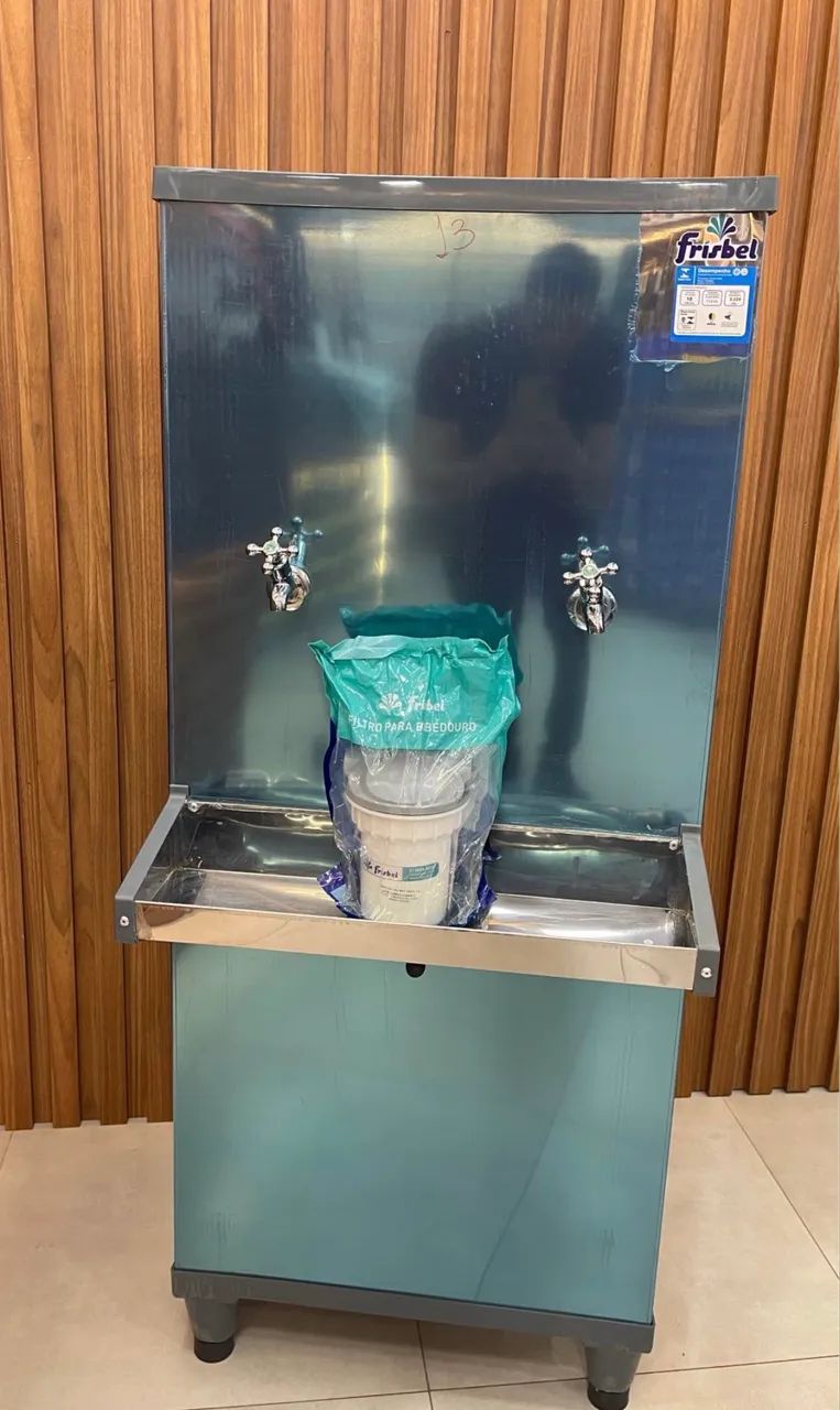 BEBEDOURO FRISBEL COM FILTRO COM CAPACIDADE DE 50 LITROS ? - Foto 2