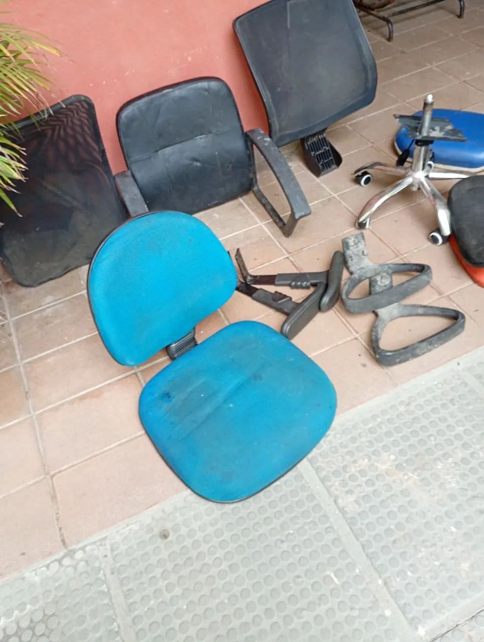 Kit cadeira peças s.novas - Foto 3