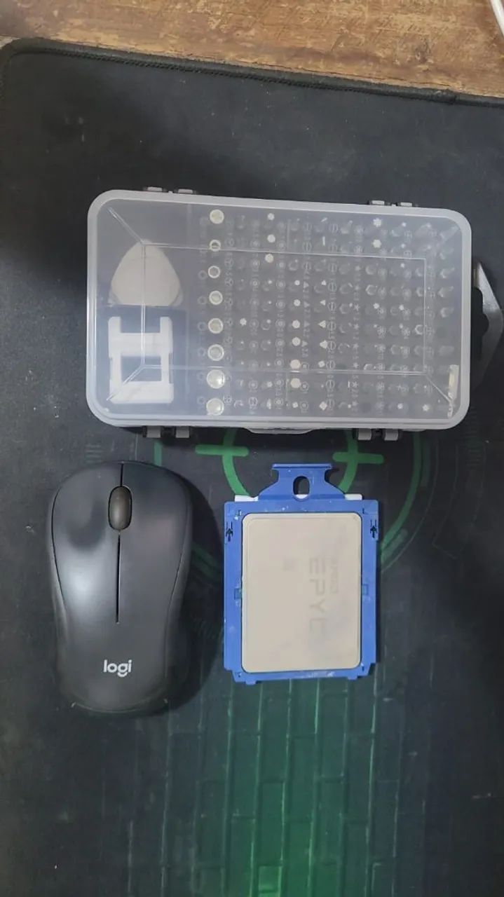 AMD Epyc 7551 - Foto 2