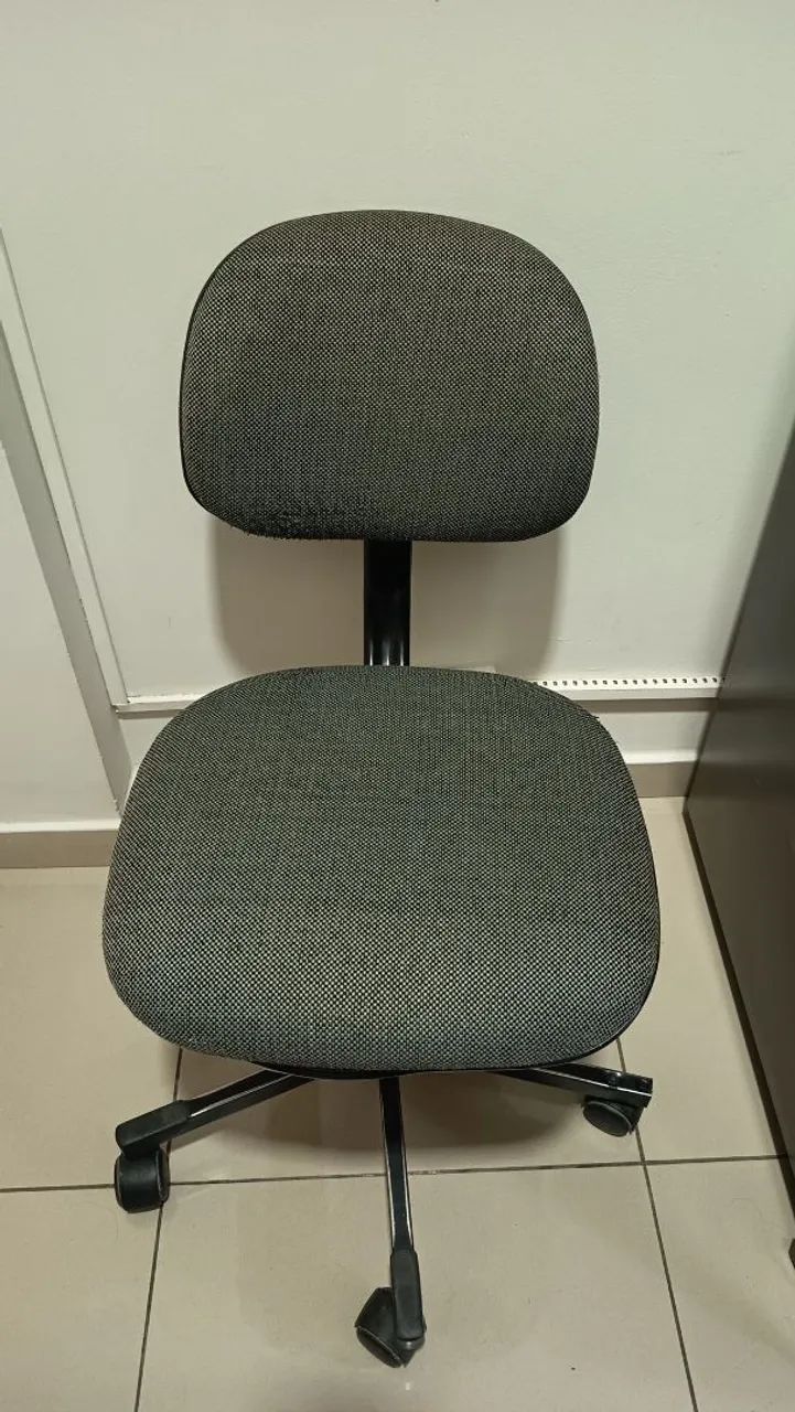 Cadeira para escritório usadas - Foto 2