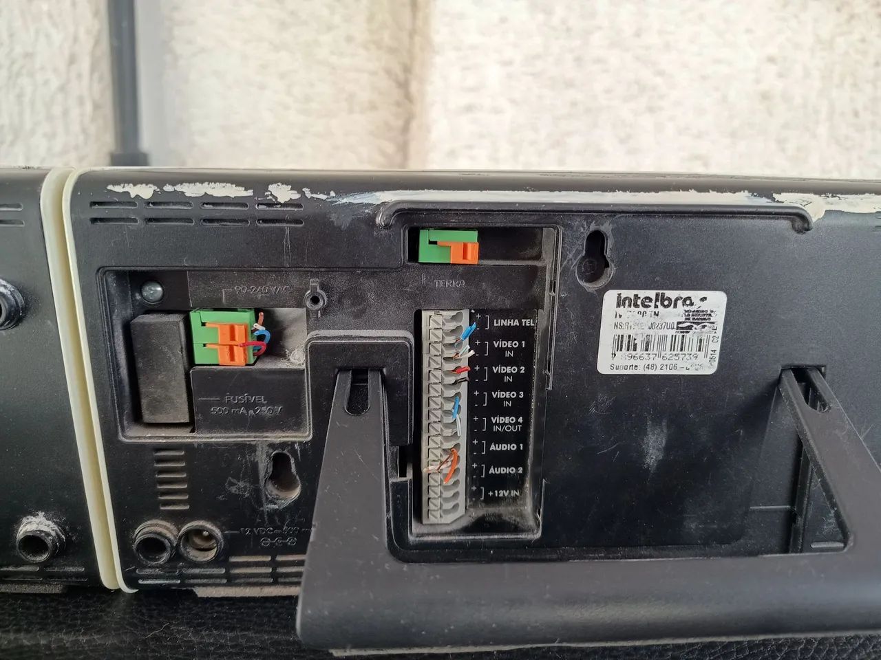 Vendo um kit vídeo porteiro Intelbras Iv 7000 Hf, com  dois  Monitores LCD 7 Polegadas.  - Foto 4