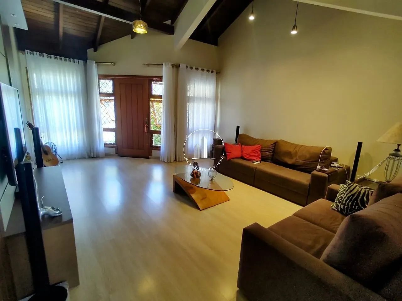 Casa 3 Quartos com 1 Suíte e 221m² - Bom Abrigo - BRN