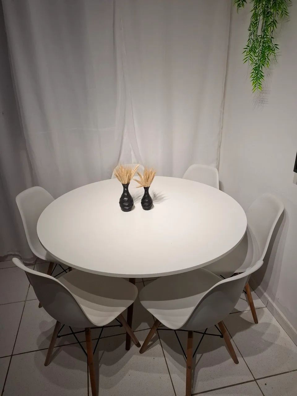 Mesa com 6 cadeiras