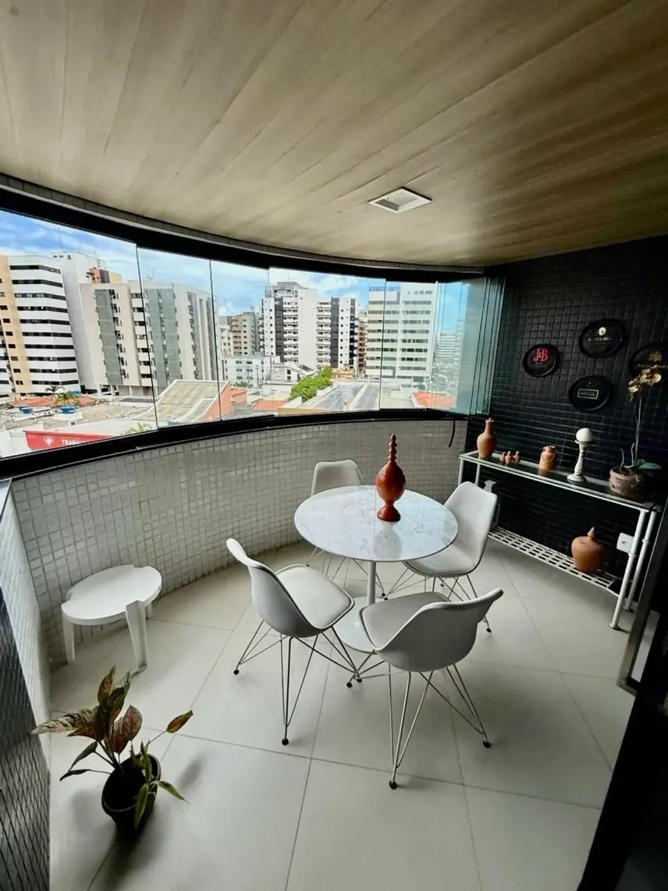 Apartamento com 4 quartos | 158m2- nascente e 3 vagas