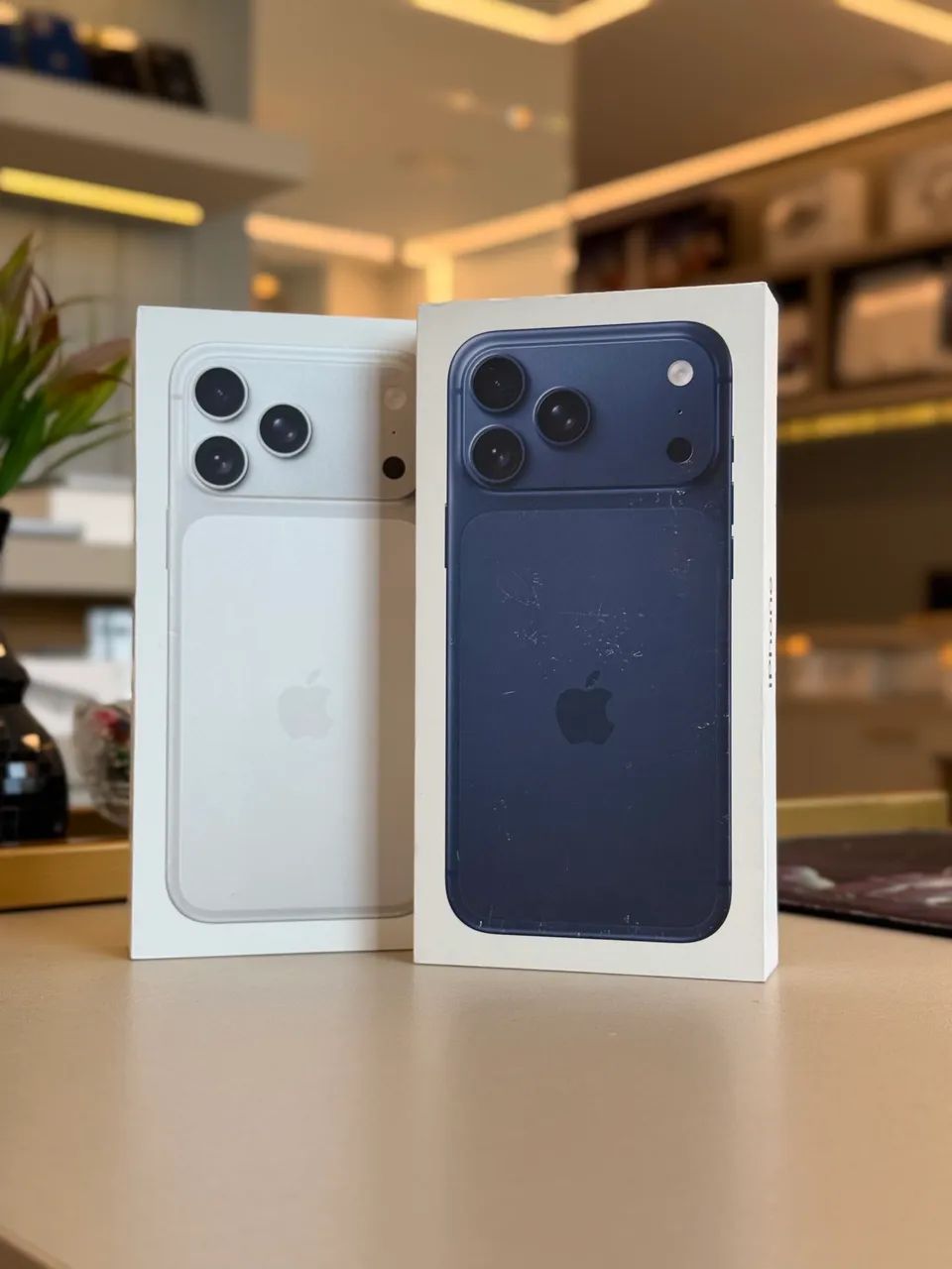 iPhone 17 Pro Max 512GB Azul ou Branco  - Foto 3