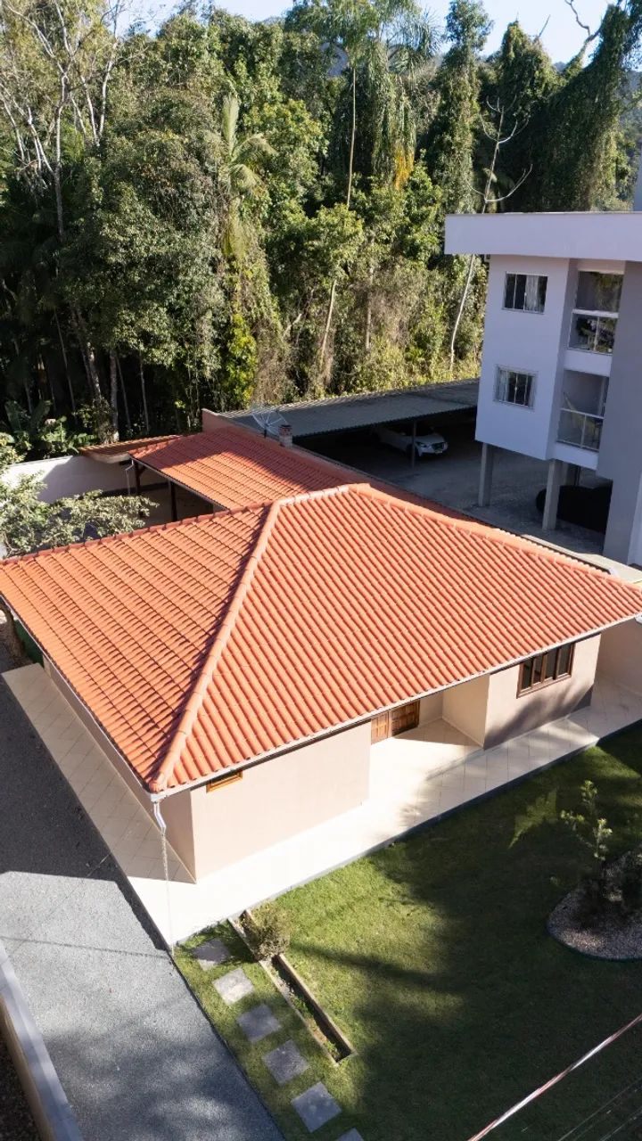 Linda Residência no Centro de Pomerode - SC - Foto 3