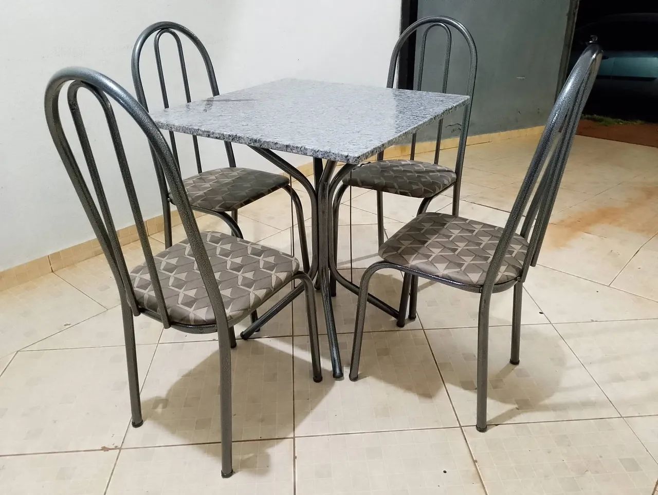 Jogo de mesa 70x70 granito 