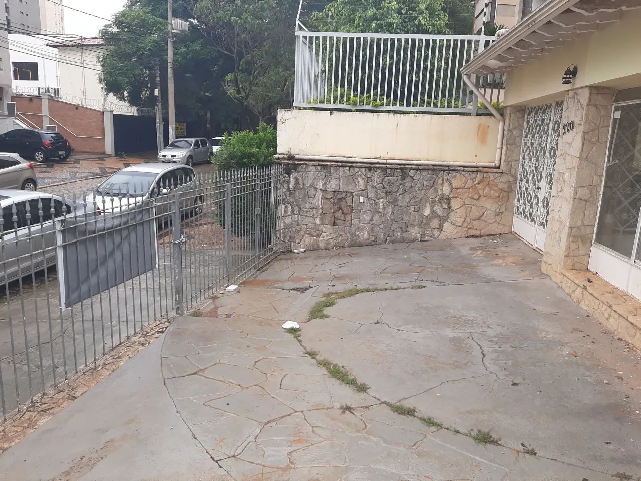 CASA COMERCIAL- ÁREA UTIL 293 - GARAGEM  P/ 3 CARROS- CAMBUÍ - Foto 3