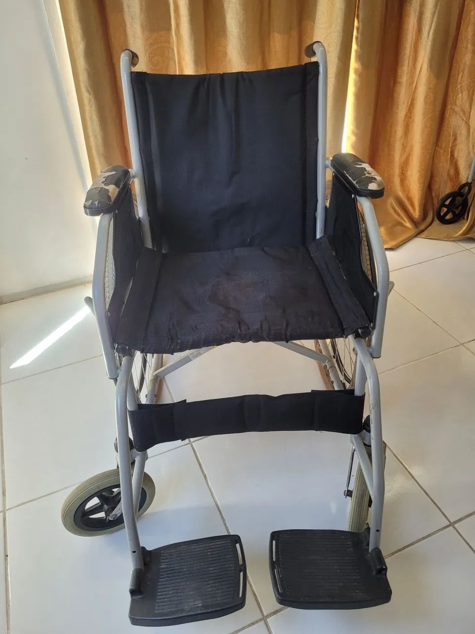Cadeira de rodas padrão 