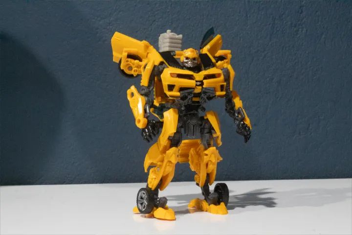 Transformers DOTM Bumblebee Deluxe Class - Foto 3
