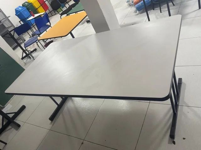 Mesa quadrada MDF