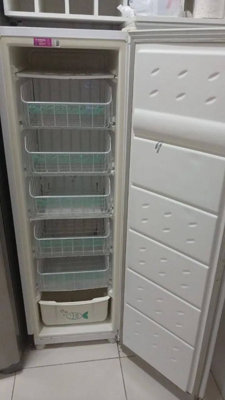 Freezeer consul vertical-Consul 142 litros - Geladeiras e Freezers